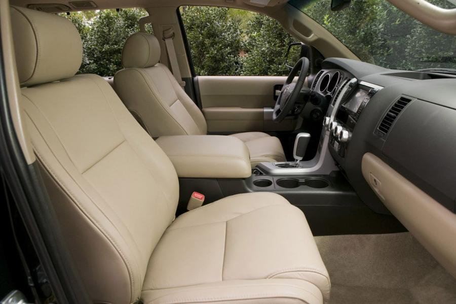  Toyota Sequoia 2007 года  (фото 37 из 66)